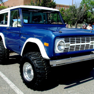 Ford Bronco 1